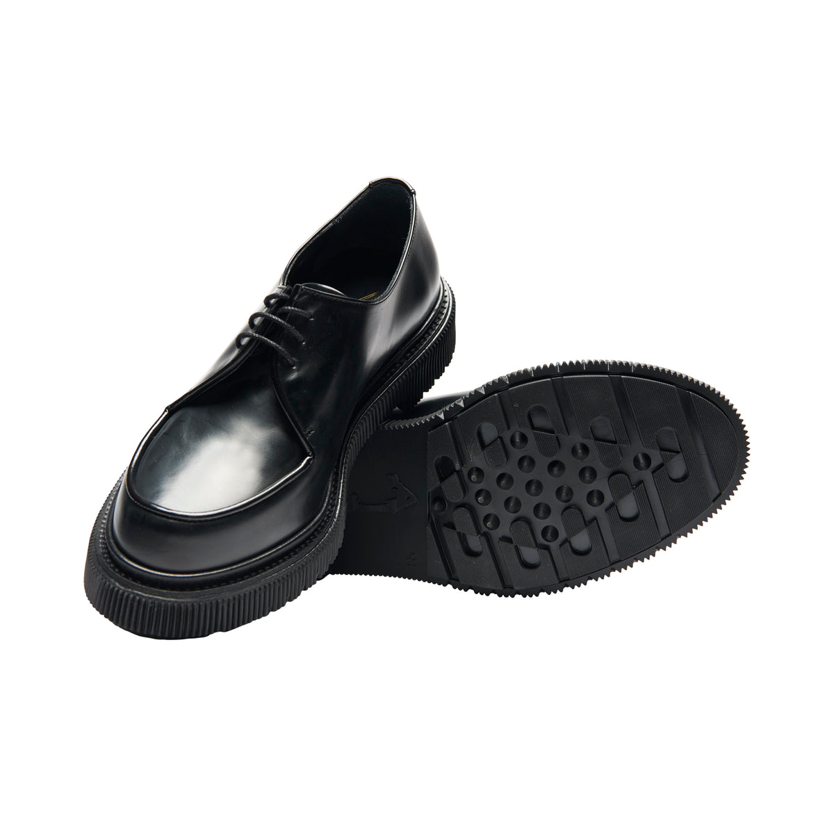 Type 124 Black Derby – Cueva