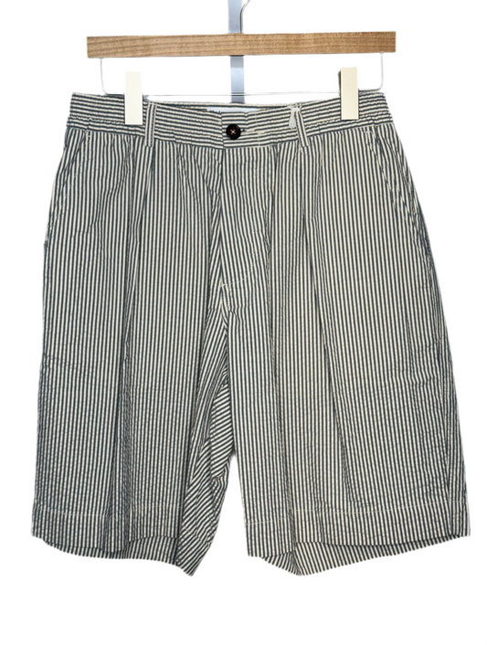 Pleated Track Short Derby Stripe Grey