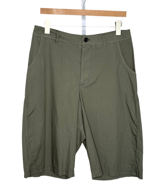 Twisted Seam Short Sage Green